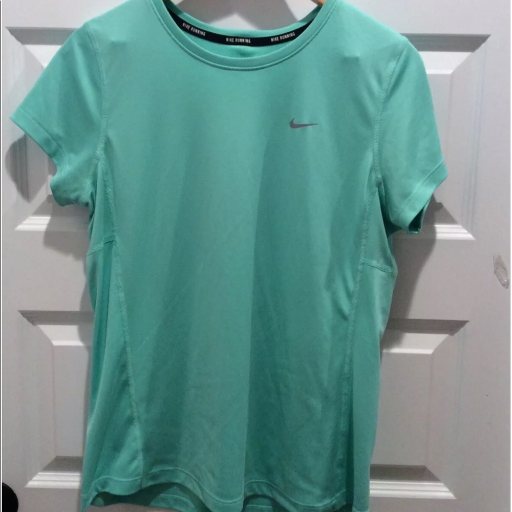 Nike Dri-fit Women’s Tee Size Large